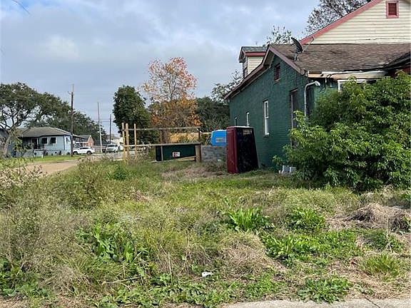5th image of 4757 Tulip St