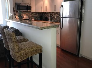 15 NW 204th St, Miami, FL 33169