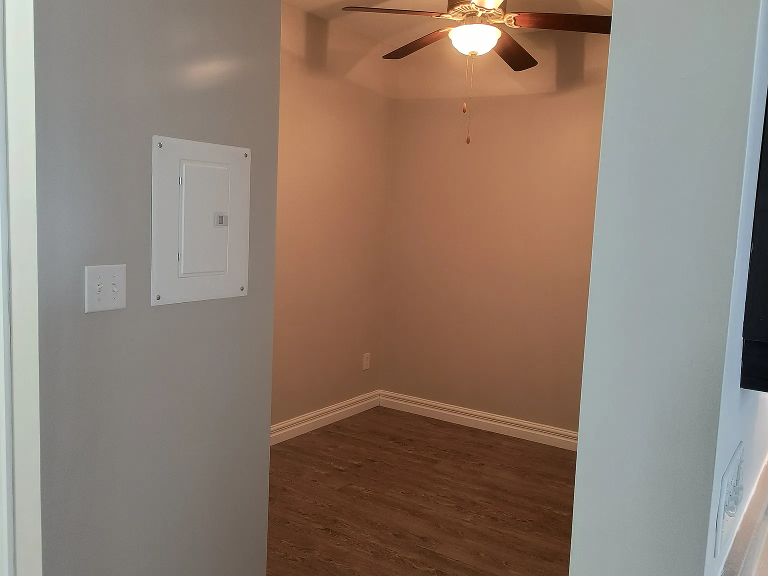 40 Flanders Court — Photo 4