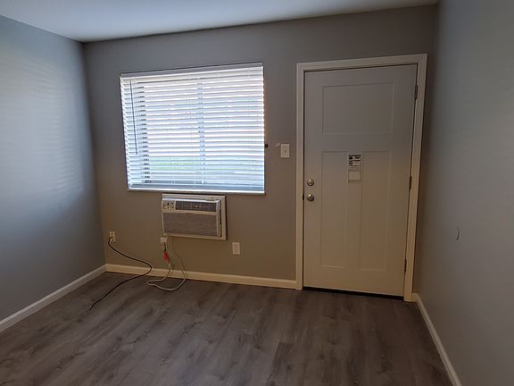4th image of 2621 S Big Bend Blvd Unit 1
