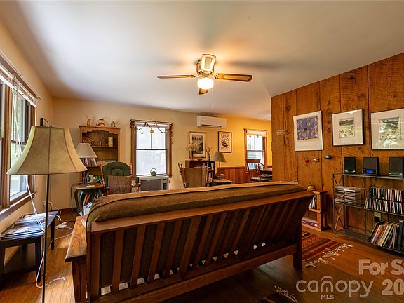 3rd image of 60 Virgels Mountain Rd