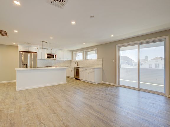 4th image of 46 Kentucky St Floor 2
