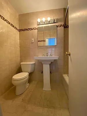 Rented by Bond New York | media 17