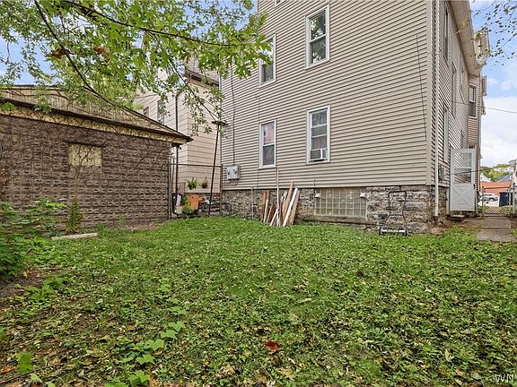 4th image of 2235 Seneca St