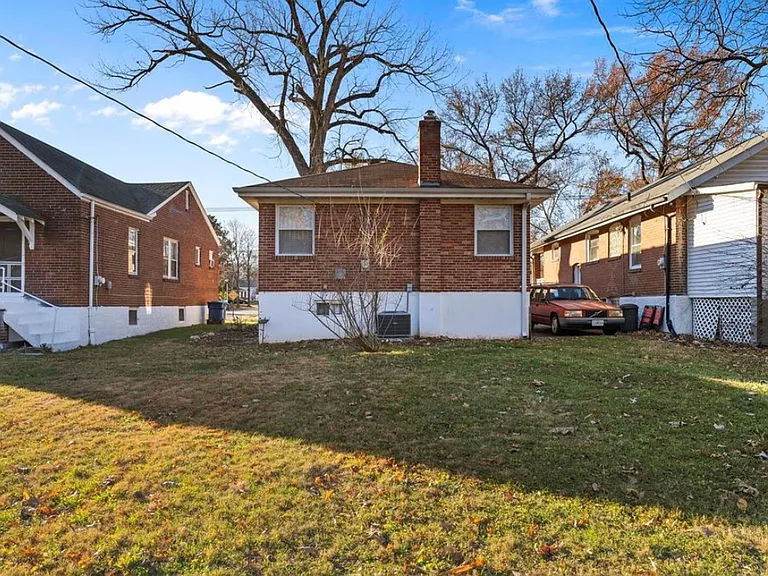 1614 Bredell Ave — Photo 22