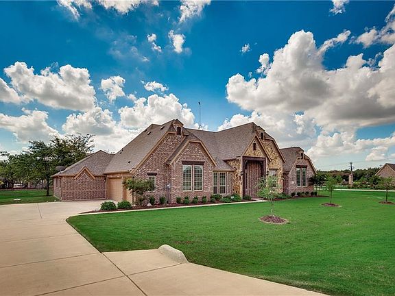 3rd image of 2727 Oakwood Dr