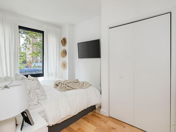 5th image of 63 W 104th St APT 402