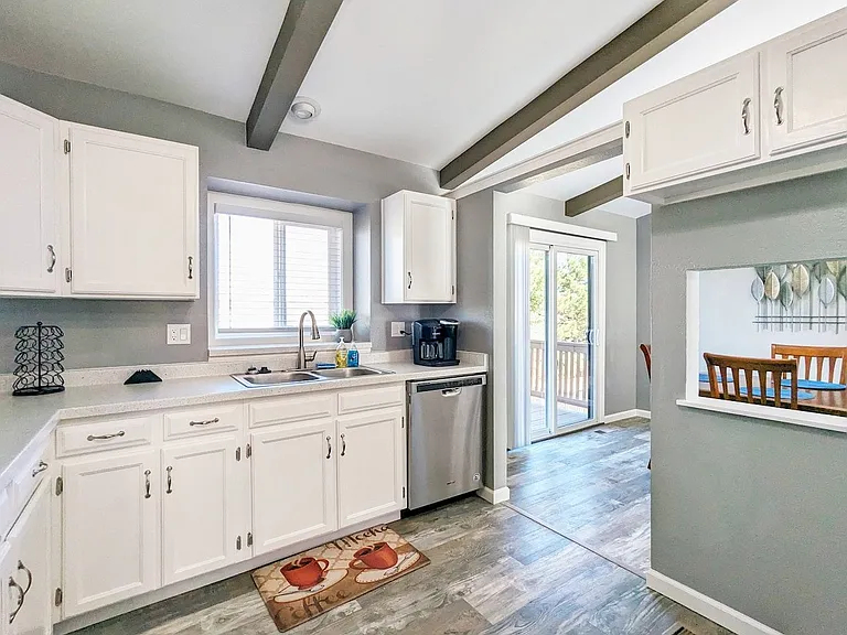 3330 Mirage Dr — Photo 3