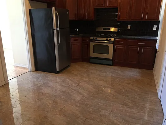 Rented by Tapiro Realty | media 6