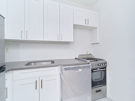 4th image of 132 W 109th St APT 1A