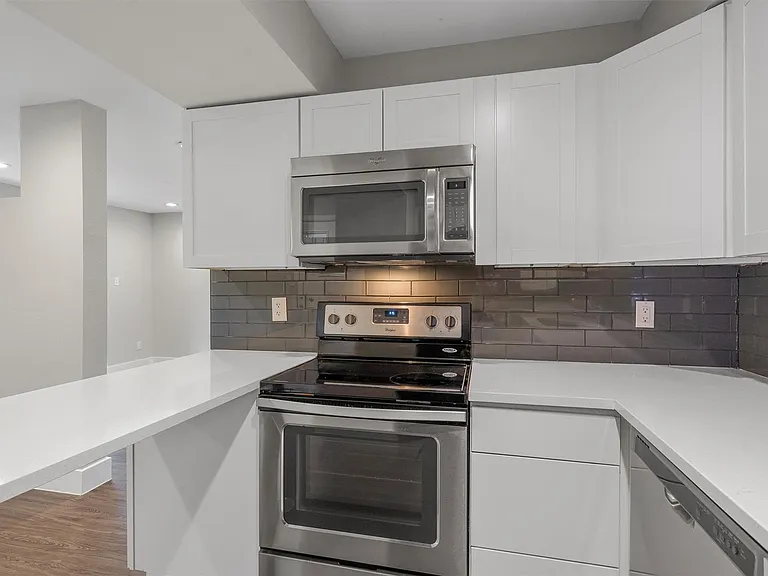 935 La Posada Dr #117 — Photo 10