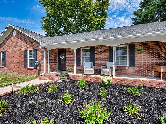 3rd image of 82 Lake Lorraine Cir