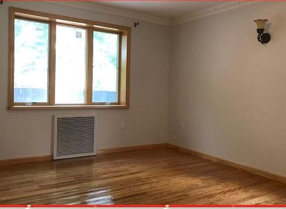 3rd image of 4118 163rd St Unit 2