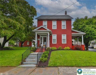 200 S Whitfield St, Nazareth, PA, 18064