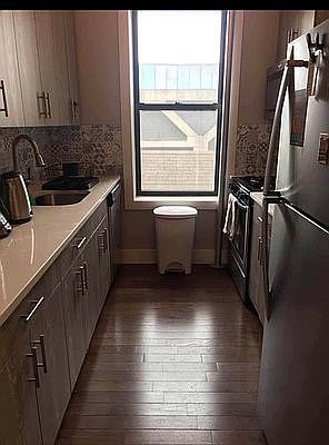 3rd image of 92 Wadsworth Ave APT 8