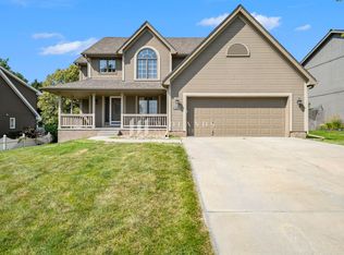 1218 Limerick Rd, Papillion, NE 68046