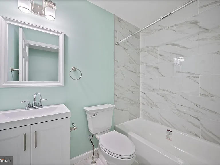1316 McHenry St — Photo 18