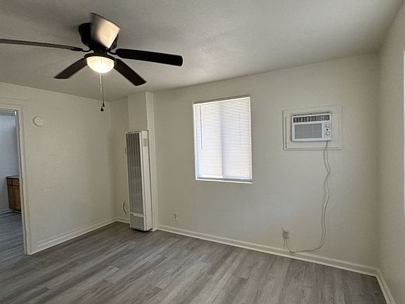 3rd image of 928-932.5 W Goshen Ave #9325