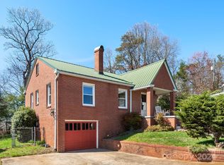 8 Panchita Dr, Candler, NC 28715