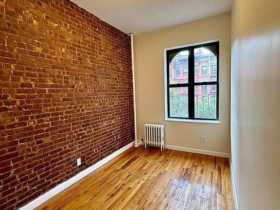 2nd image of 1720 2nd Ave Floor 3