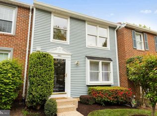 6823 Heatherway Ct, Alexandria, VA 22315