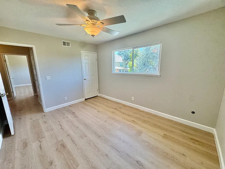 1318 Deb Ct — Photo 20