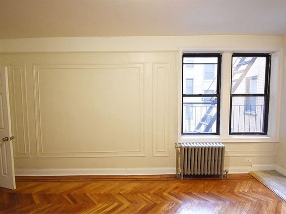 4th image of 2574 33rd St APT 2H