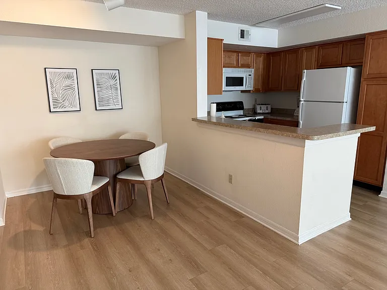 River Park Apartments — Photo 27