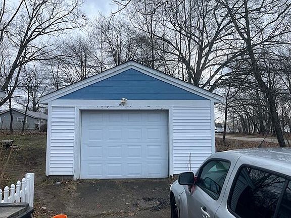 5th image of 1002 N James St