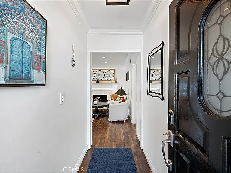 20852 Kittridge St — Photo 26