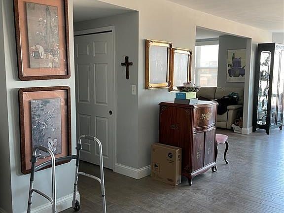 5th image of 250 E Harbortown Dr #63/701-701