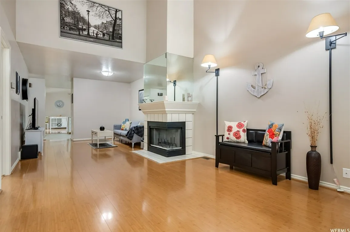 4 bed, 2136 sqft, $775 — Photo 3