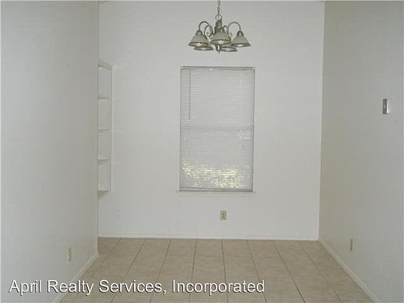 4th image of 8000B Clydesdale Dr