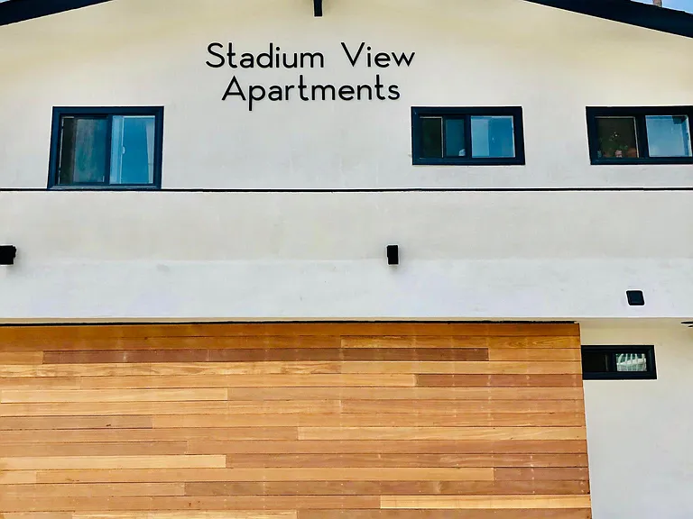 Stadium View Apartments — Photo 6
