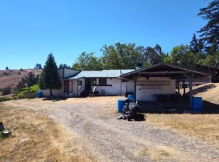 13 Seal Camp Ln, Garberville, CA 95542