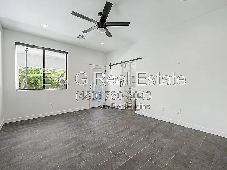 2312 E Curnow Dr — Photo 16