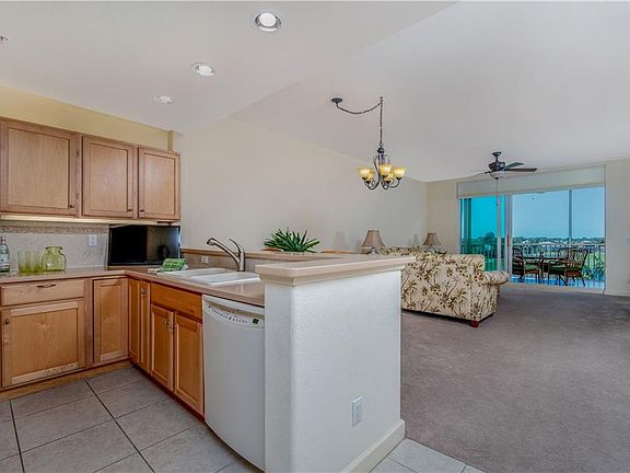 5th image of 10045 Links Ln Unit 402