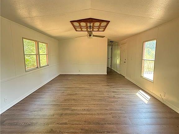 5th image of 2738 Old Mountain Rd