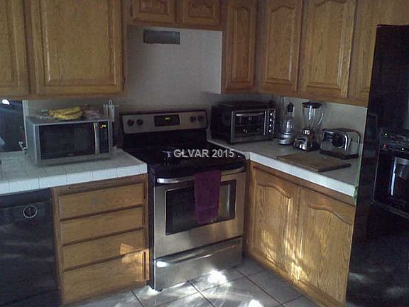5th image of 2458 Swan Ln
