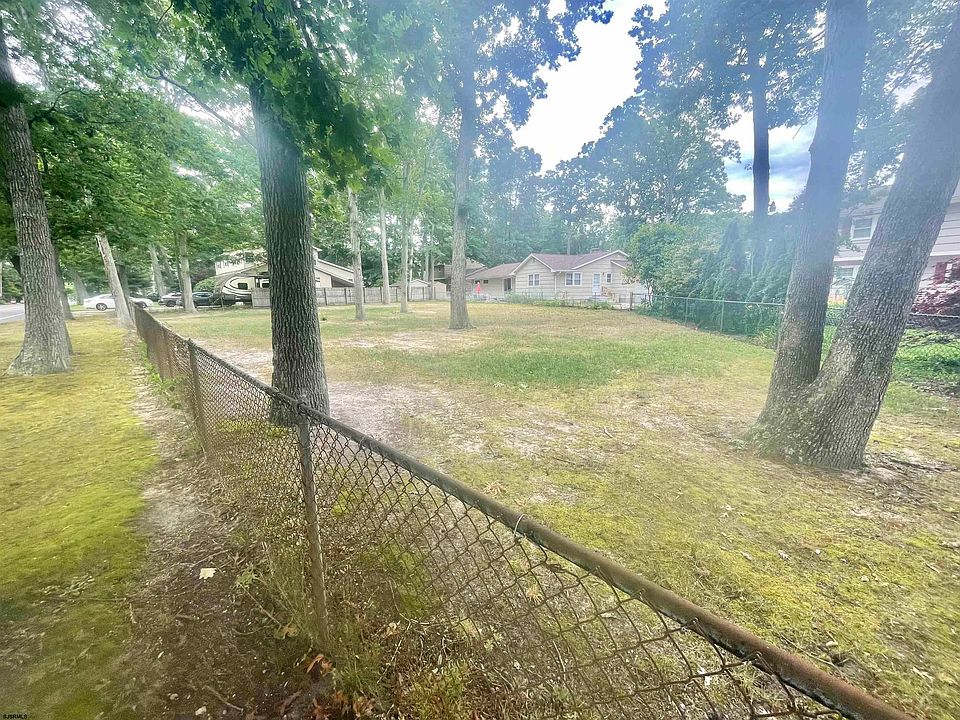 2nd image of 2704 Zion Rd