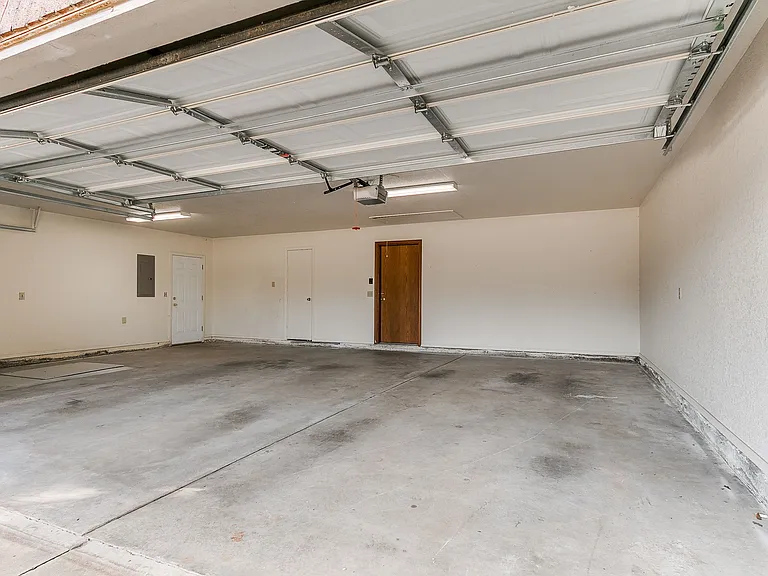 2913 Daybreak Dr — Photo 17