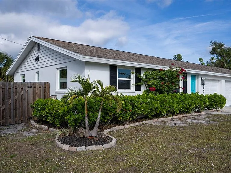 2233 Michele Dr — Photo 2
