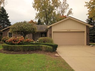 34081 Fonville Dr, Livonia, MI 48152