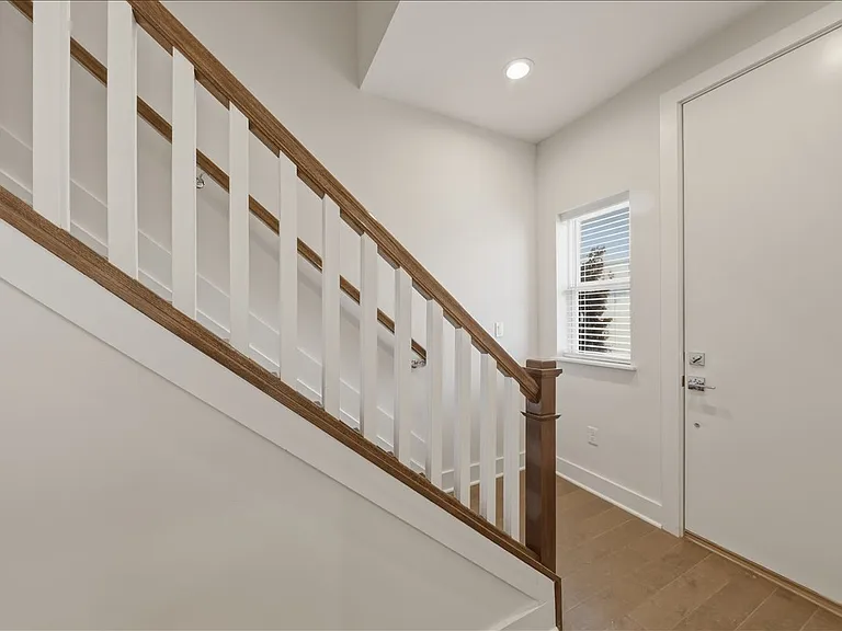 3908 Edwards Rd — Photo 7