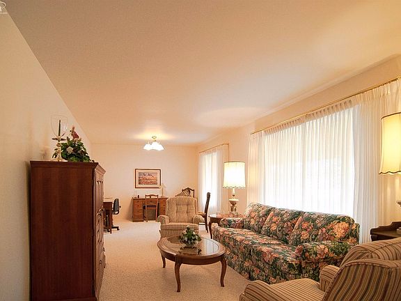 5th image of 4295 Fairwood Dr
