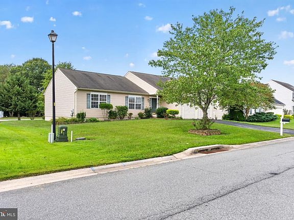 2nd image of 95 GRAYTON DRIVE