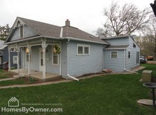 140 E Main St, Irene, SD 57037