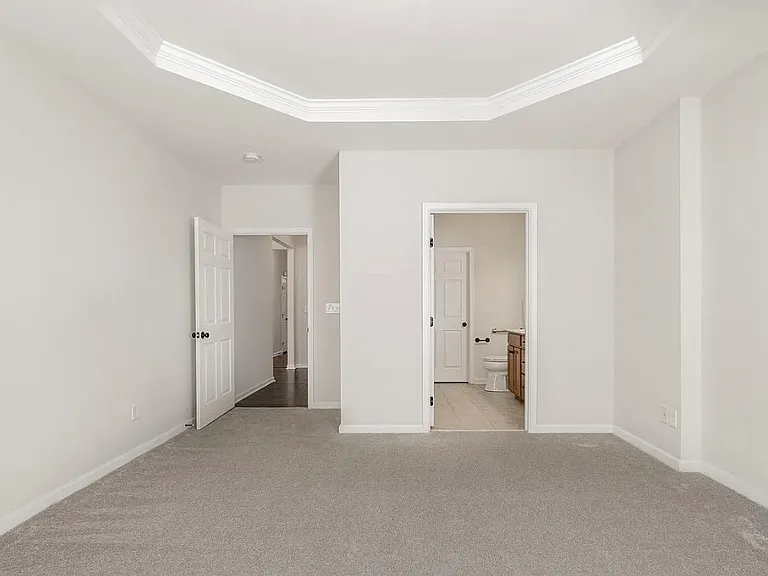 717 Prospect Ln — Photo 6
