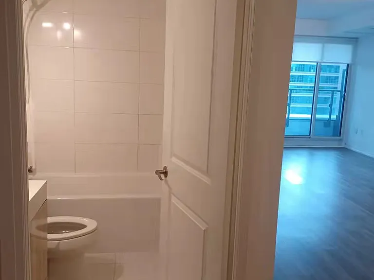 251 Jarvis St #928 — Photo 14