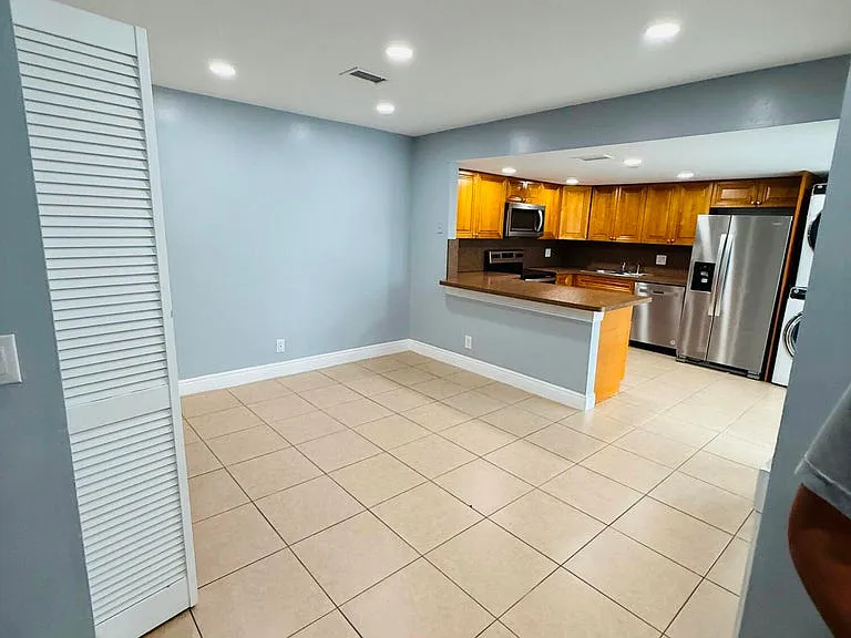 12134 Regal Ct E — Photo 9